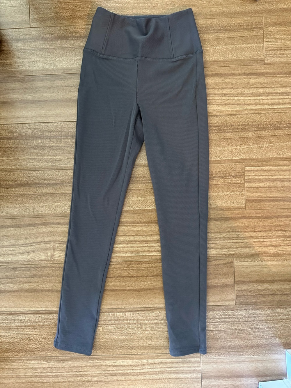 Wilfred Free High-Waist Ribbed Leggings